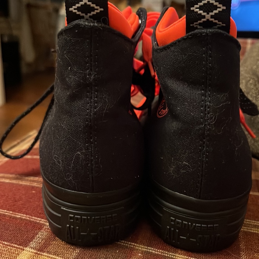 Converse with Lunarion - Picture 8 of 11